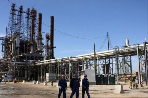 Các nhà máy lọc dầu ở Texas tê liệt, đẩy giá xăng ở Mỹ tăng mạnh