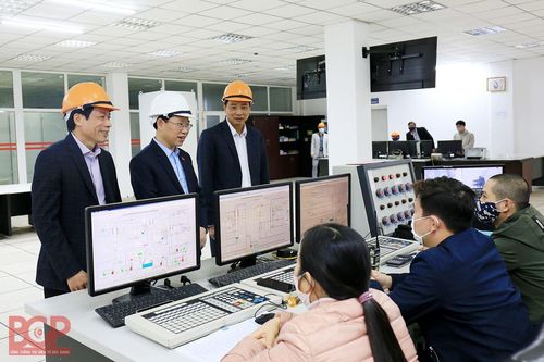 Bắc Giang xử tăng nặng cán bộ đi hội, la cà quán xá trong giờ làm việc