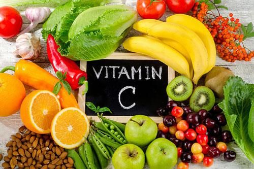 Vitamin C có tác dụng tốt với người bị mụn trứng cá
