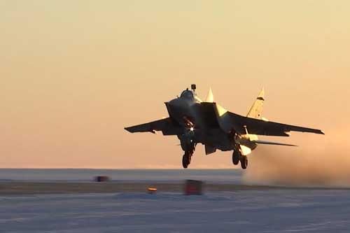CLIP: Xem MiG-31BM của Nga chặn 'kẻ thù', bảo vệ lãnh thổ ở Bắc Cực