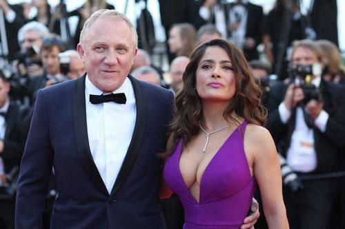 Diễn viên Salma Hayek phản pháo khi bị nói lấy tỷ phú vì tiền