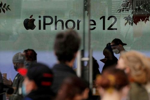 Apple lần đầu vượt doanh số Samsung sau 5 năm, iPhone 12 vươn lên 'đỉnh của chóp'