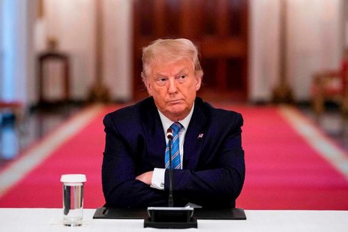 Ông Trump yêu cầu Facebook, Instagram khôi phục tài khoản