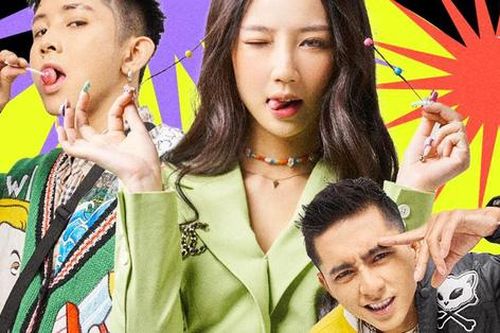 Amee hát tặng đôi bạn 10 năm cõng nhau đi học