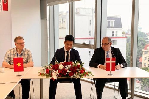 Điện gió La Gàn ký kết ghi nhớ hợp tác với các nhà thầu Việt Nam