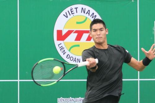 Tay vợt hạng 219 ATP Thái Sơn Kwiatkowski nhập tịch thành công