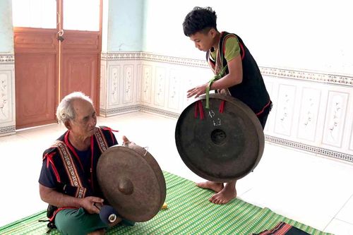 'Truyền nhân' văn hóa ở làng Mrông Yố 1