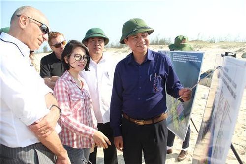 Lãnh đạo tỉnh Quảng Trị làm việc với ENI Việt Nam