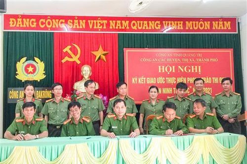 Ký kết giao ước thi đua khối công an huyện, thị xã, thành phố