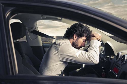 Những 'bí kíp' chống buồn ngủ rất hiệu quả khi lái xe