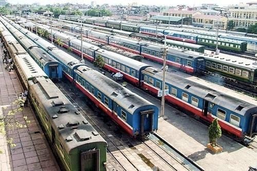 Ngành đường sắt xin chuyển đổi hàng trăm toa xe hết niên hạn