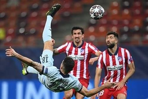 Giroud lập siêu phẩm, Chelsea thắng tối thiểu Atletico