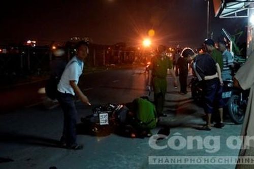 Đôi nam nữ bị xịt hơi cay, cướp tài sản lúc rạng sáng ở vùng ven Sài Gòn