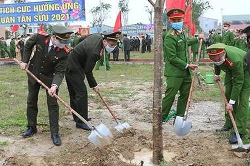 Công an nhiều đơn vị, địa phương phát động Tết trồng cây Xuân Tân Sửu