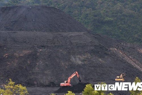 Triệt phá đường dây khai thác than trái phép hơn 200 tỷ đồng ở Quảng Ninh