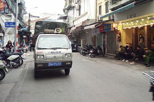 21 người vi phạm quy định phòng, chống dịch ở quán cà phê bị xử phạt