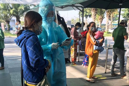 Thành phố Hồ Chí Minh cân nhắc mở lại một số dịch vụ để phát triển kinh tế