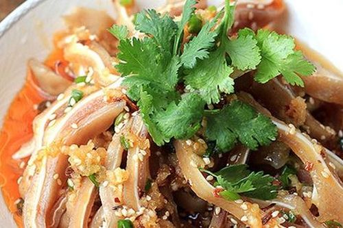 Ngon miệng món tai heo trộn cay