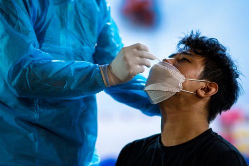 Xét nghiệm ngẫu nhiên người đến quán nhậu ở TP.HCM