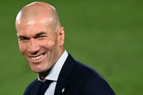 Real chật vật hạ 10 người Atalanta