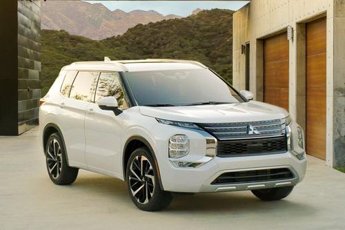 Mitsubishi Outlander 2021 có gì hơn so với đời cũ?