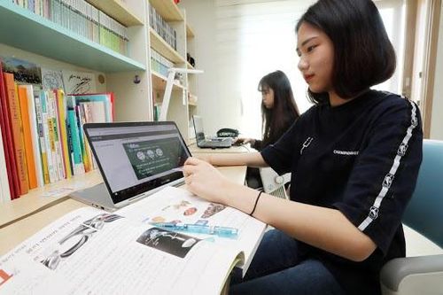 Dạy học trực tuyến theo phương pháp đồng kiến tạo