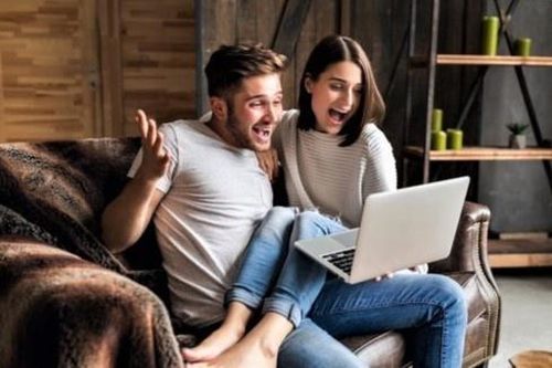 Người Mỹ đổ xô mua nhà trực tuyến trong đại dịch