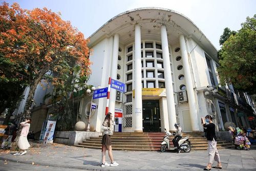 Hà Nội mùa cây thay lá