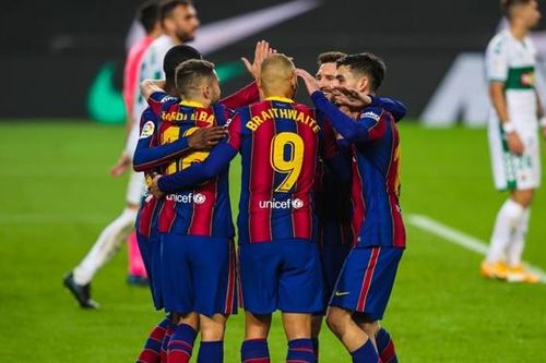 Barcelona 3-0 Elche: Messi rực sáng, Barca quyết tranh vô địch Liga