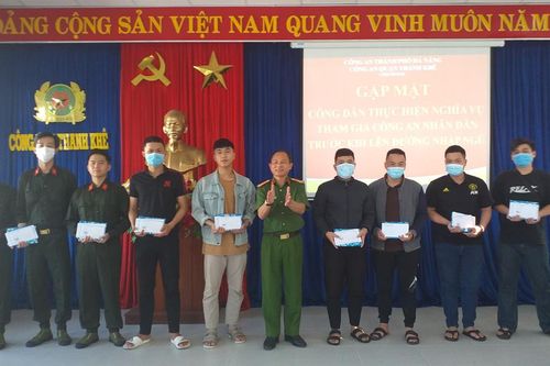 Gặp mặt công dân thực hiện nghĩa vụ CAND