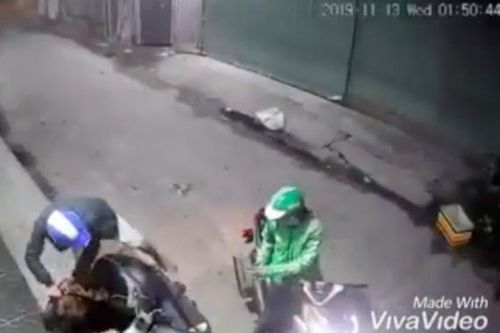 Bắt nhóm chặn xe, xịt hơi cay, cướp tài sản