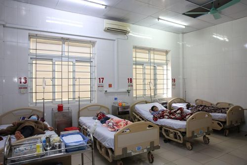Hà Tĩnh: Nhiều người nhập viện nghi ngộ độc thực phẩm