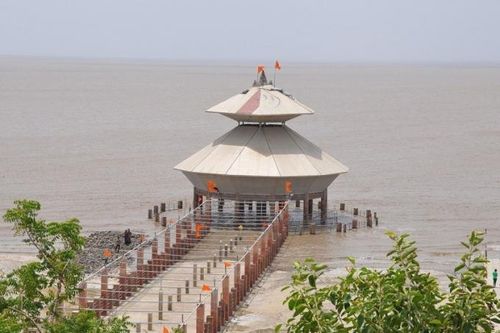 Những ngôi đền độc, lạ hút khách tham quan