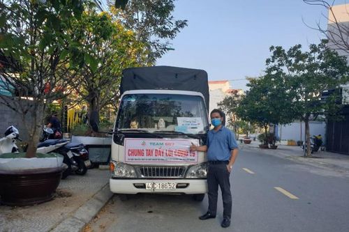 Kỹ sư từng mắc COVID -19 chế tạo buồng khử khuẩn tặng Hải Dương