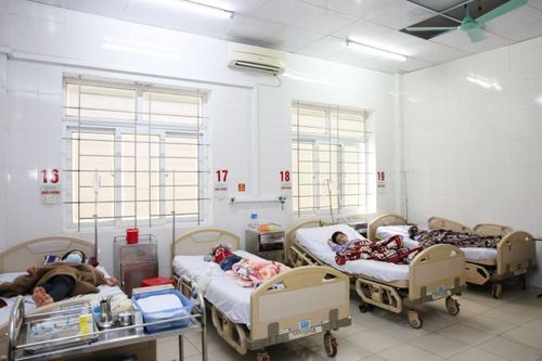 Hà Tĩnh: 8 người nhập viện do ngộ độc thực phẩm