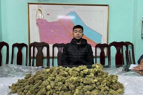 Vận chuyển ma túy bằng đường chuyển phát nhanh