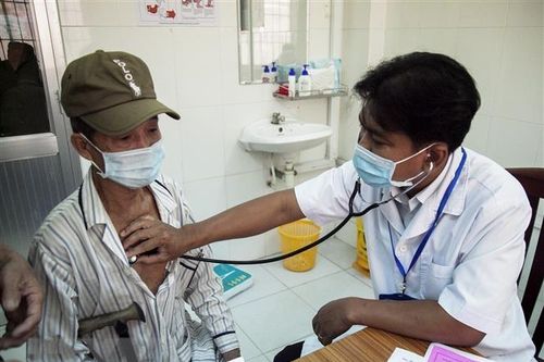 Bác sỹ người Khmer hết lòng chăm sóc sức khỏe cho dân nghèo