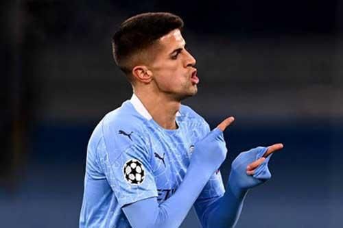 Cancelo được Pep 'nâng cấp' thành hậu vệ cánh toàn năng kiểu Lahm