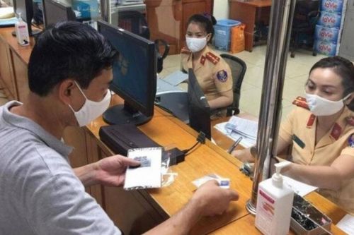 Người dân 4 quận nội thành Hà Nội phải đổi địa chỉ đăng ký xe