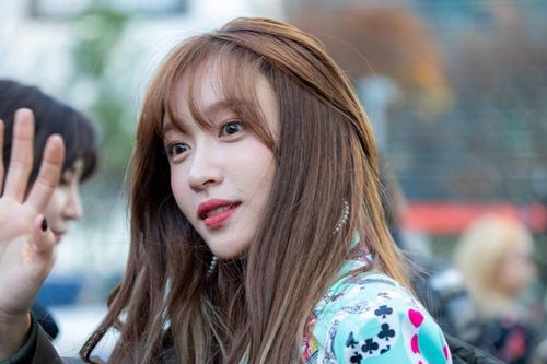 Hani (EXID) lỡ miệng thừa nhận đang hẹn hò!