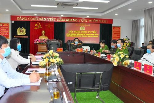 Khai trương hệ thống cơ sở dữ liệu quốc gia về dân cư và hệ thống sản xuất, cấp và quản lý căn cước công dân