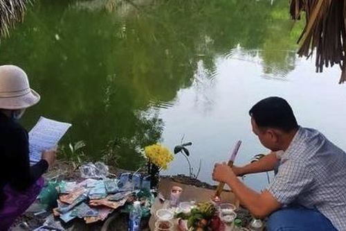 Bé trai đuối nước thương tâm trong quán nhậu chòi lá