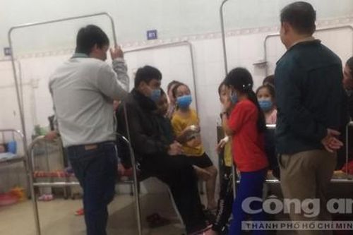 Dừng cung cấp dịch vụ ăn uống tại trường để làm rõ