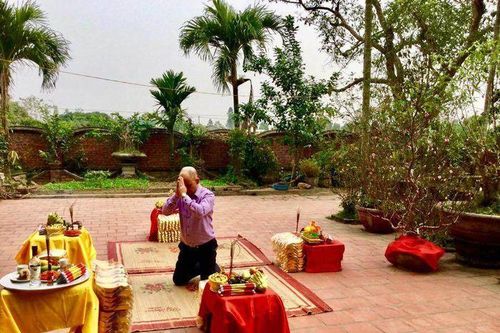Nên cúng rằm tháng Giêng trong nhà hay ngoài trời?