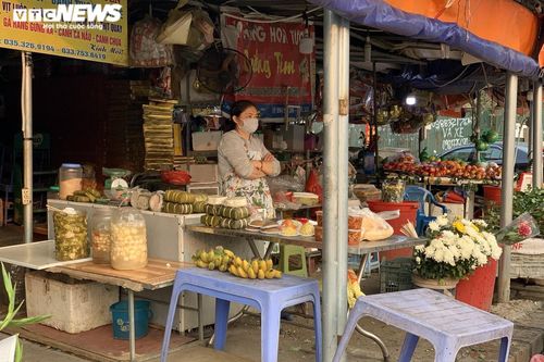 Tiểu thương Hà Nội thẫn thờ chờ khách sắm rằm tháng Giêng