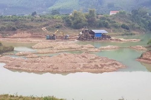 Bắt Phó Chánh văn phòng Sở GTVT Ninh Bình liên quan đến 'cát tặc'