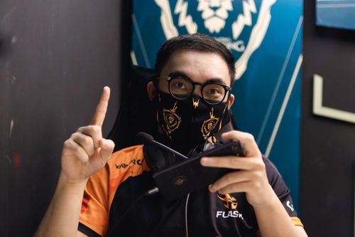 Team Flash đánh bại FAP Esports trong trận ra quân