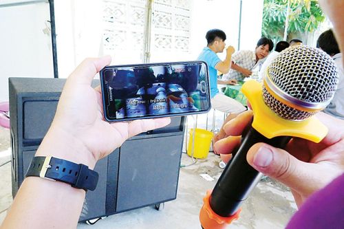 Chủ tịch TP.HCM bị gọi giữa đêm vì vấn nạn karaoke