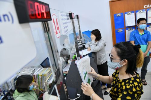 Hàng loạt phường, xã tại TP.HCM 'than' thiếu cán bộ