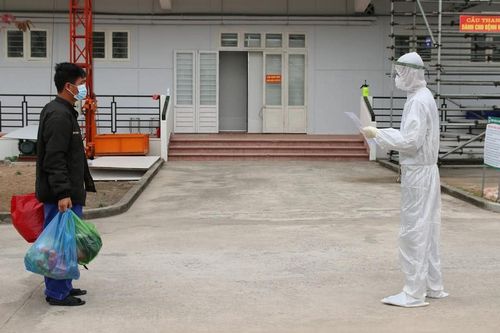 Bệnh viện dã chiến số 3 Hải Dương tiếp nhận bệnh nhân đầu tiên